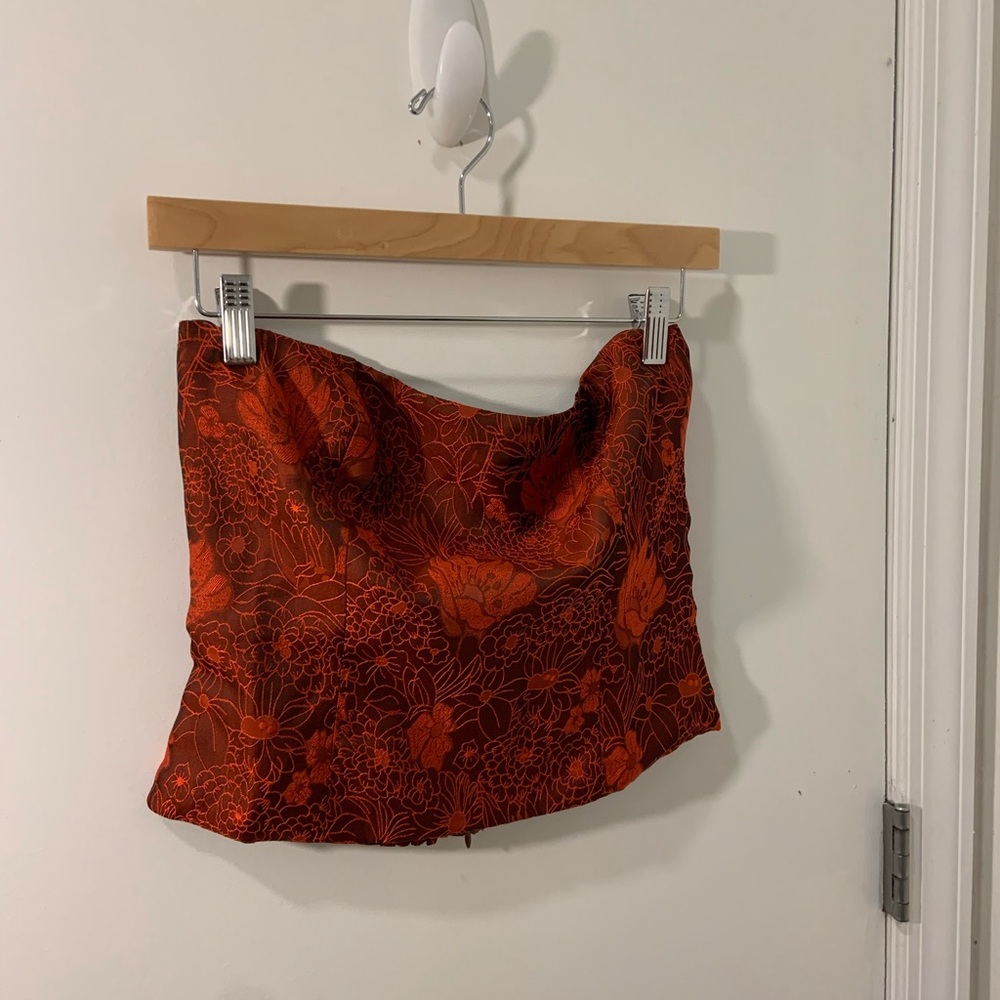 NWT Reformation Giorgia strapless top in red floral jacquard - size 2 - Picture 7 of 8